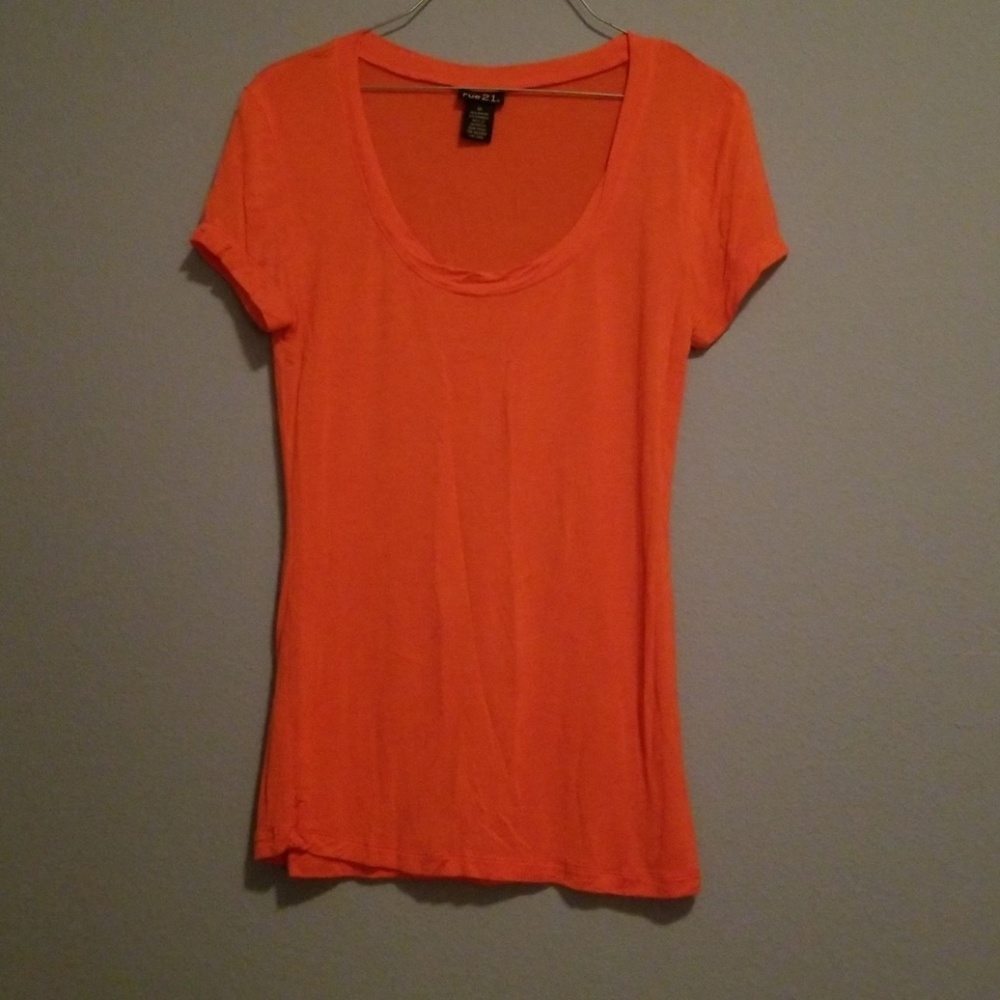 Orange tee